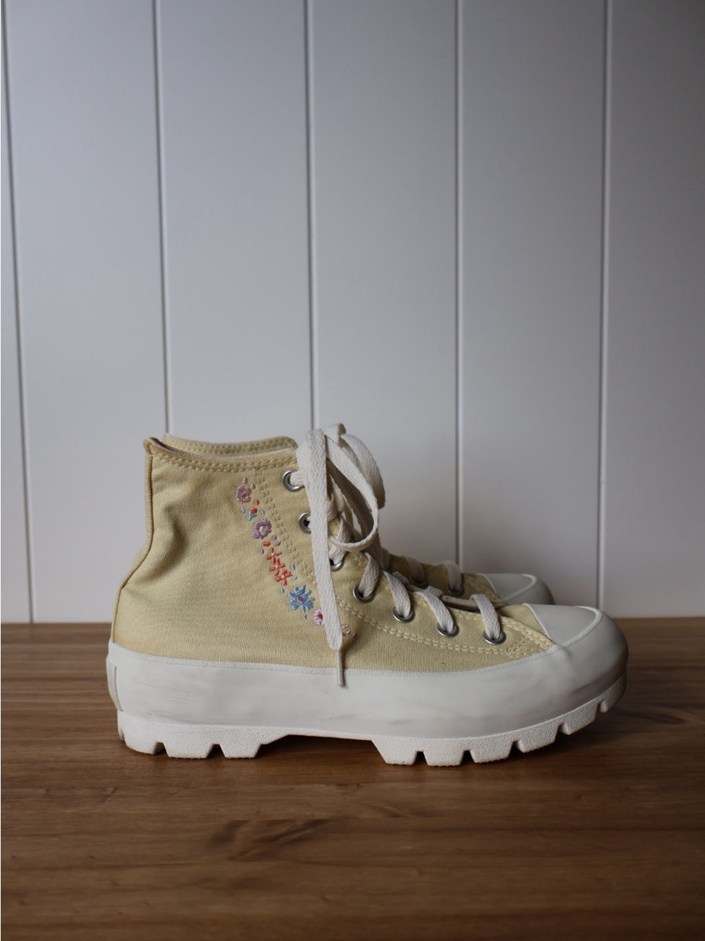 Women’s Converse CTAS Lugged High - Lemon Drop/Multi/Egret Embroidered Flowers 8